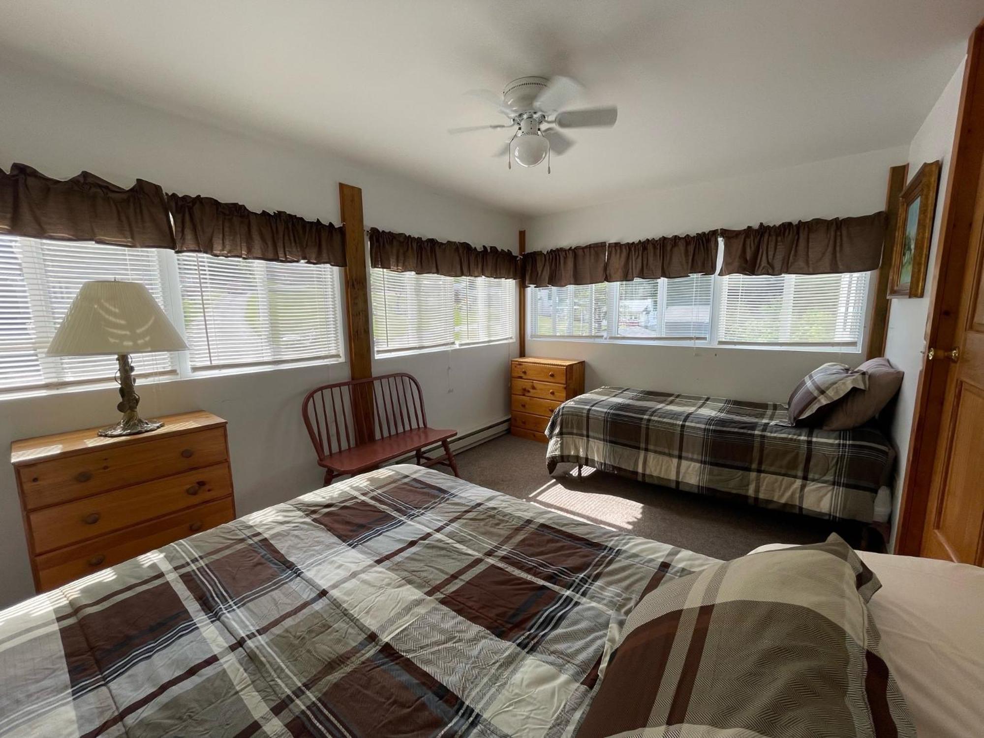 Hill View Motel And Cottages Lake George Habitación foto